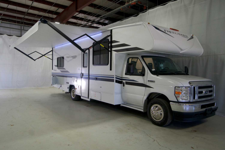 Coachmen Freelander - фото №1